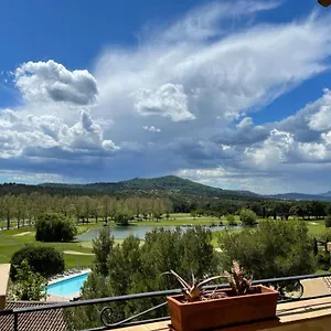 Appartement Sur Le Golf De Pont Royal, Mallemort
